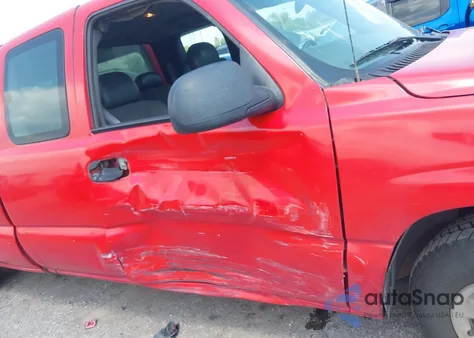 2001 Chevrolet Silverado 1500 from USA, damaged, VIN 1GCEC19T91E288363